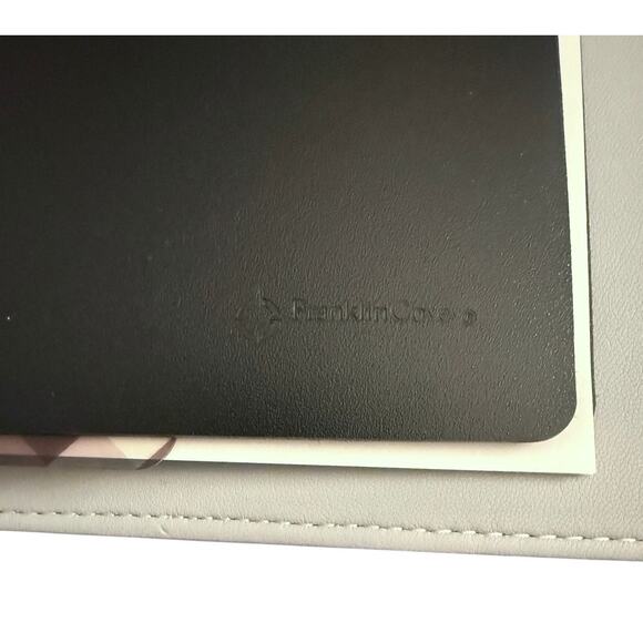 Franklin Covey Full-Grain Leather 7 Ring Planner Binder Gray - Picture 5 of 14